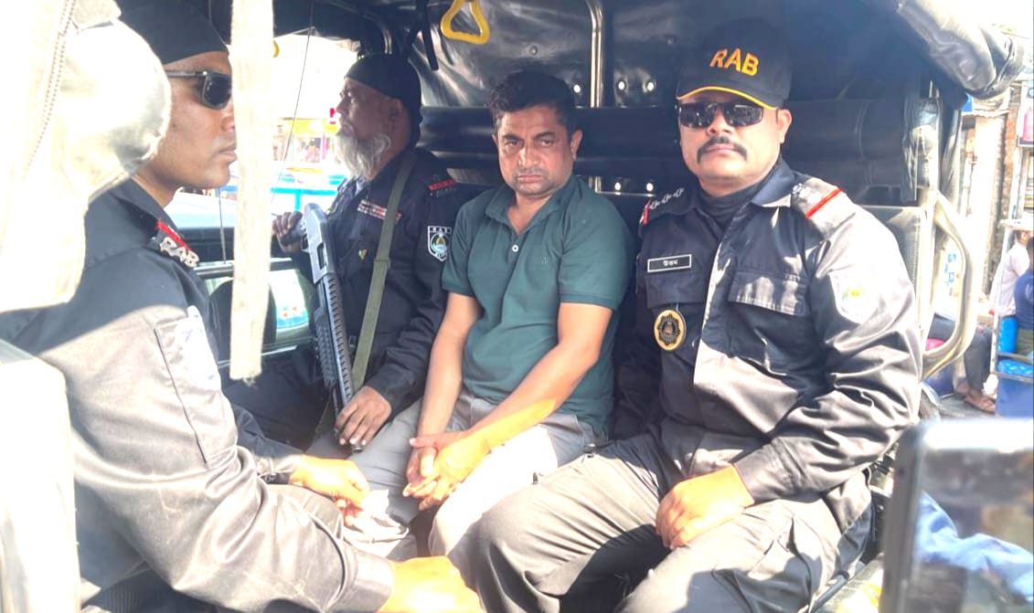 লক্ষ্মীপুরে হত্যা মামলার মূল আসামী র‍‍্যাবের হাতে গ্রেফতার